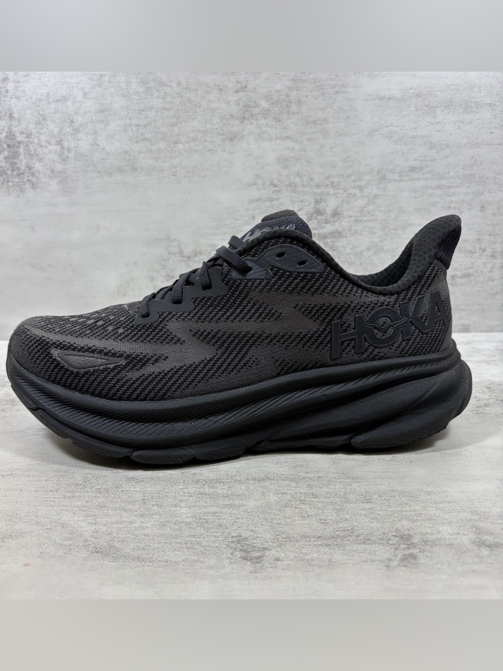 Hoka One One Clifton 9 Running Shoes - Women's Size 8.5 - Black